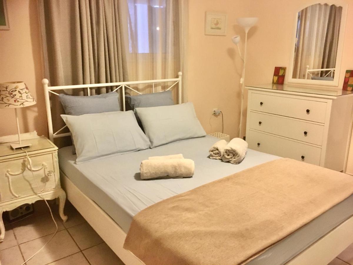 Apartment Near Airport And Beach Артемида Екстериор снимка