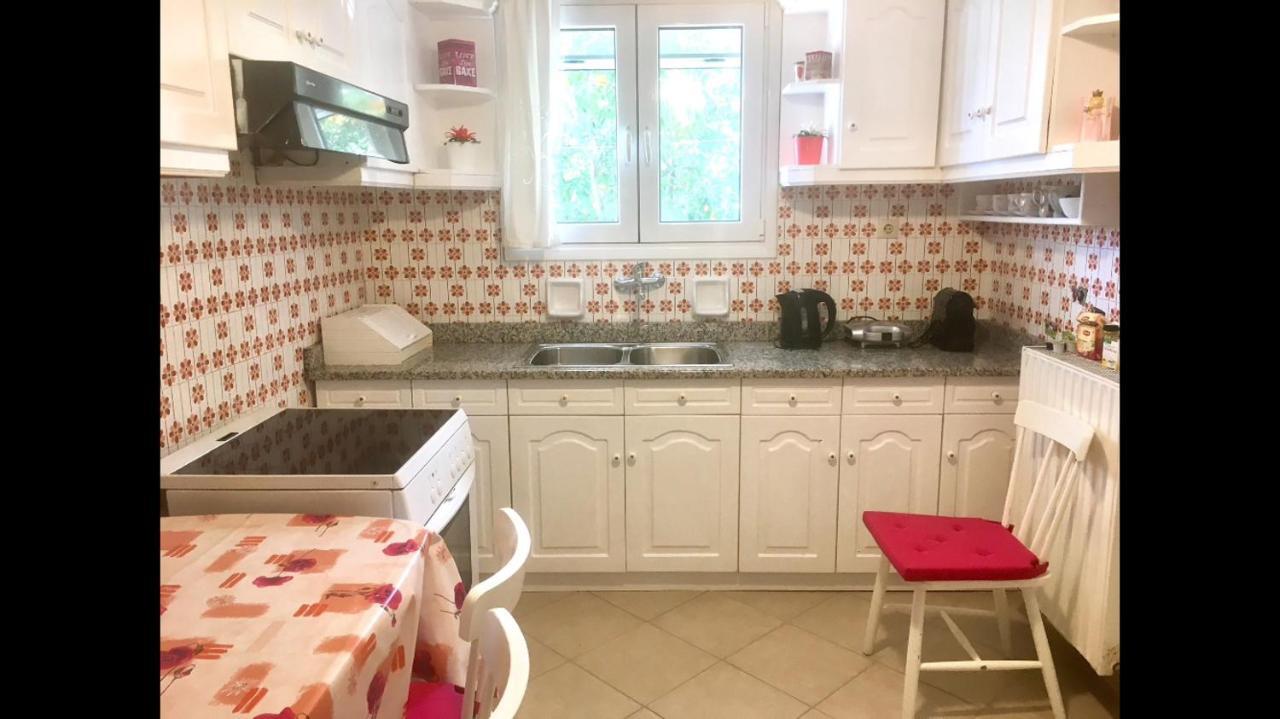 Apartment Near Airport And Beach Артемида Екстериор снимка